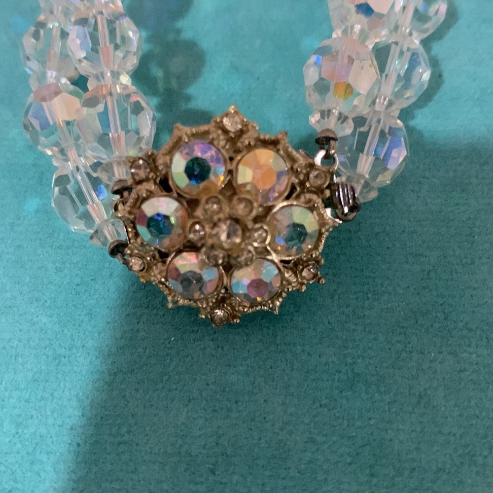 Vintage beautiful aurora borealis crystal bracelet with rhinestone clasp 7” - Picture 3 of 7